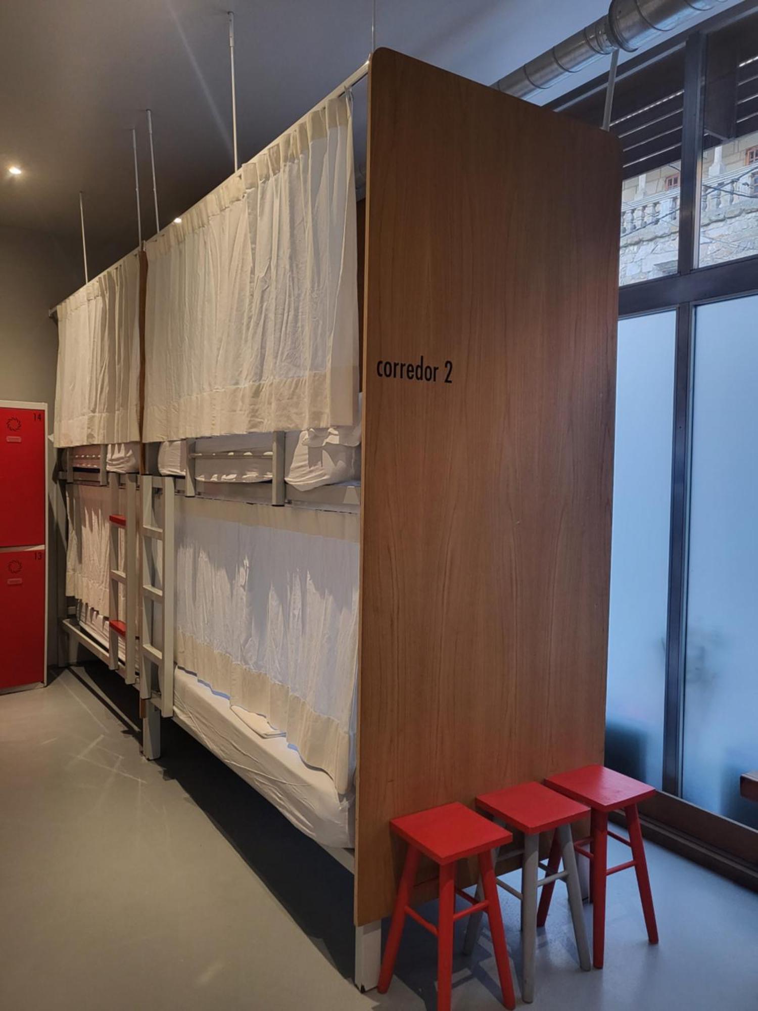 Acola Sport Hostel Понтеведра Екстериор снимка